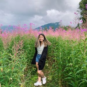 Meet your Posher, Angie